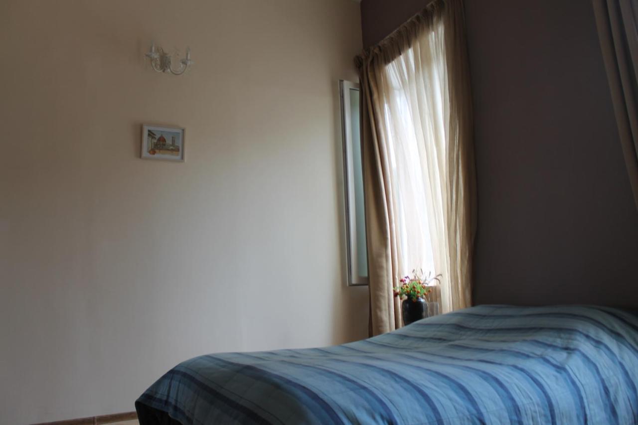 L House Hotel Telavi Bagian luar foto